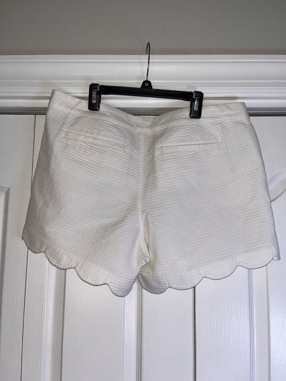 Lilly Pulitzer Resort White Buttercup Shorts Sz 10 Scalloped Hem 5" Inseam Jacqu - Picture 7 of 11